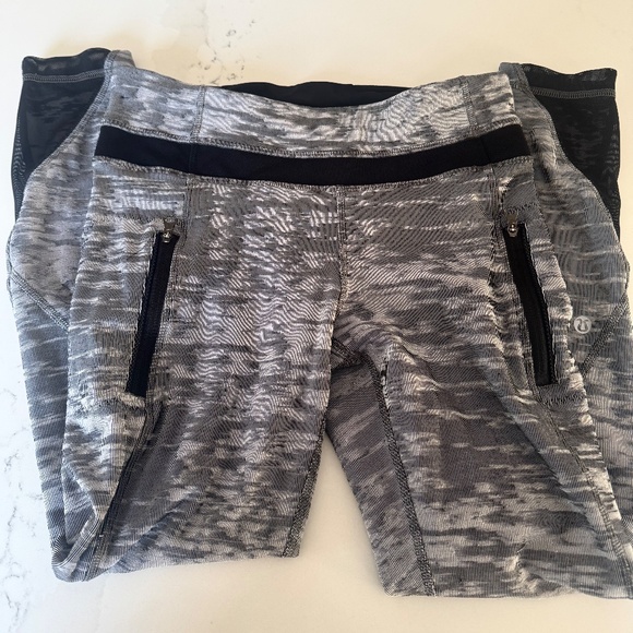 Lululemon leggings w pockets size 6 - Picture 3 of 5